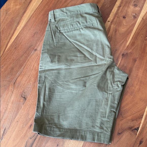 Banana Republic Khaki Flat Front Shorts - Picture 4 of 5